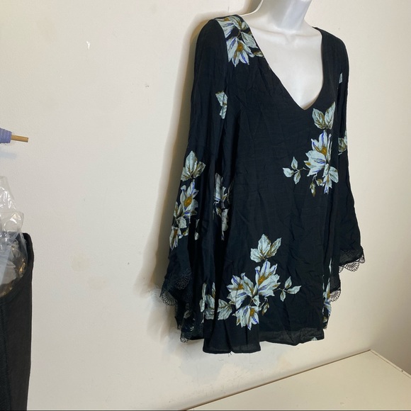 Free People Floral Navy Wanderer bell sleeve Mini dress Size XS - Picture 3 of 15